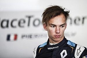 Gasly ainda crê em vaga na Toro Rosso para 2018