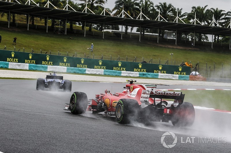 В Ferrari признали высокую скорость Red Bull на мокрой трассе