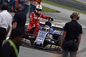 Vettel dispara contra Stroll por acidente após bandeirada
