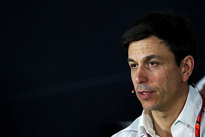 Wolff: "Oggi la Ferrari si è dimostrata migliore"