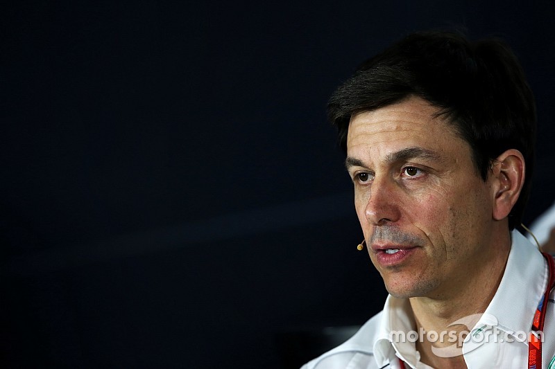 Wolff: "Oggi la Ferrari si è dimostrata migliore"