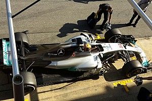 Mercedes seeks cooling through shark fin chimney