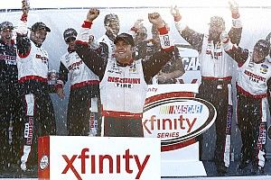 Hornish prevalece y gana una accidentada prueba en Mid-Ohio