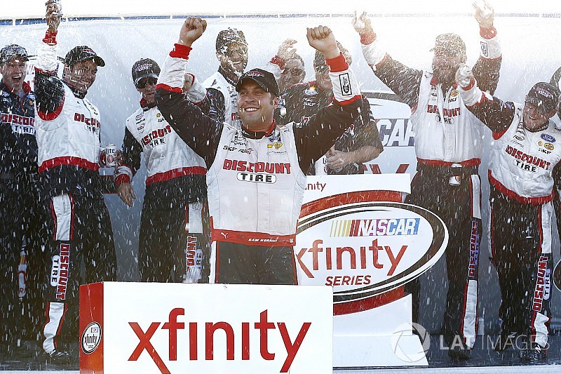 Hornish domina e vence prova acidentada em Mid-Ohio