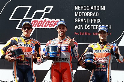 Dovizioso se lleva una batalla bestial con Márquez