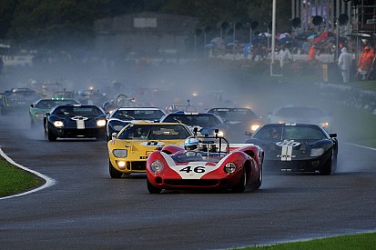 In beeld: De duurste crashes van de Goodwood Revival
