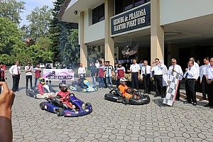 Universitas Sebelas Maret Surakarta resmikan tim gokart