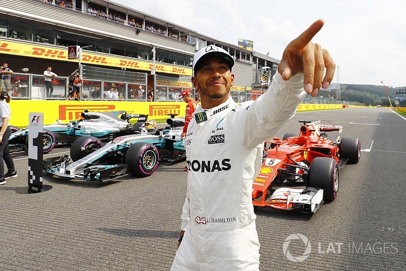 Hamilton: "Irreale avere 68 pole come una leggenda come Schumi!"