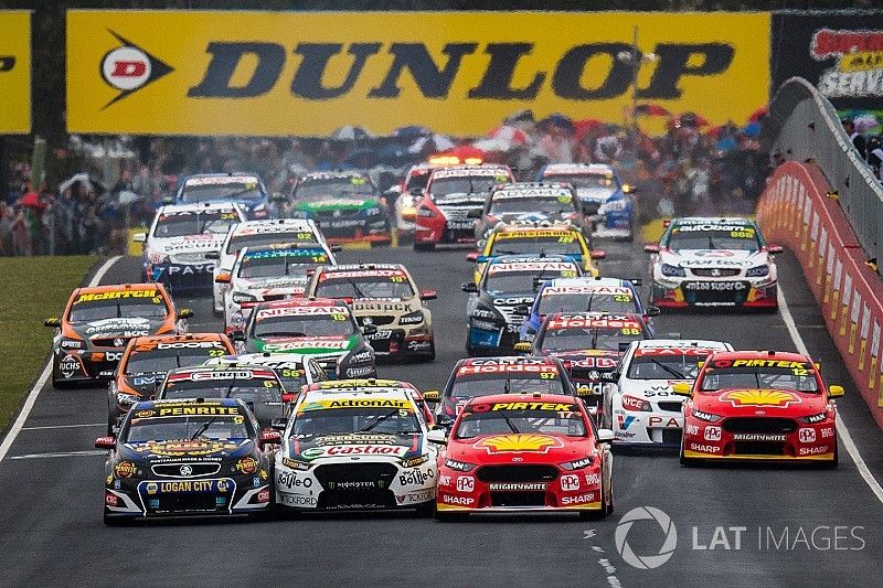 Bathurst 1000: Stanaway/Waters leading in wet conditions