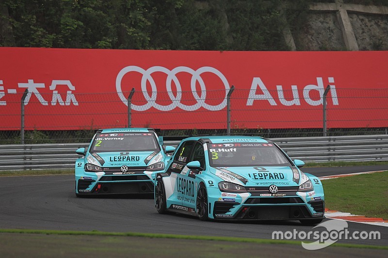 Pole position di Rob Huff a Zhejiang nel dominio Volkswagen