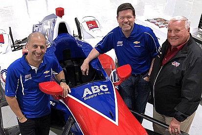 Kanaan correrá con AJ Foyt Racing en 2018
