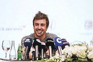 El lamento de Mercedes y otras reacciones al bombazo de Alonso a la Indy500
