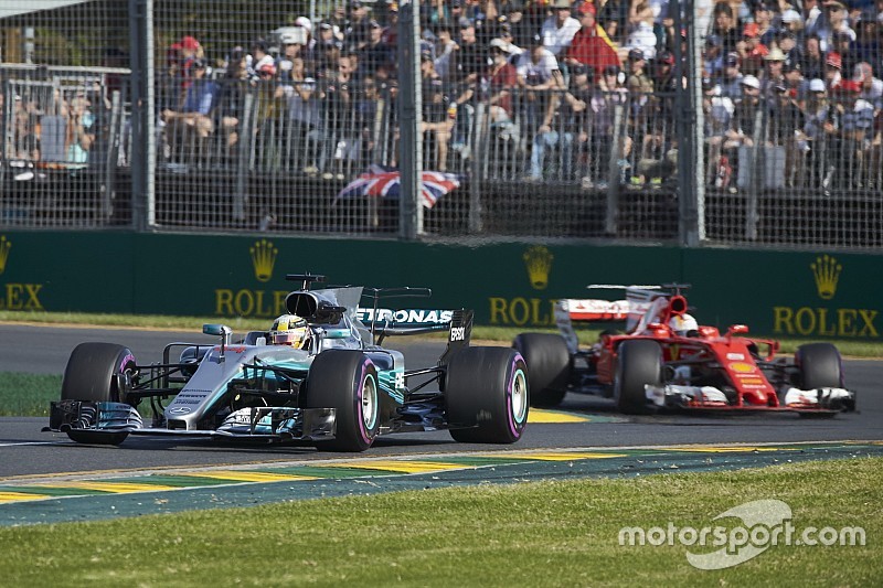 Vettel ziet Mercedes nog altijd als grote favoriet voor het kampioenschap