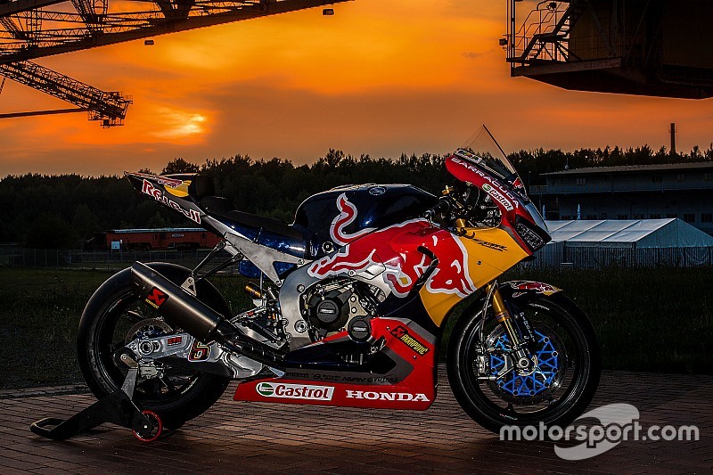 Takahashi, con la Honda oficial del WorldSBK en Portimão y Jerez