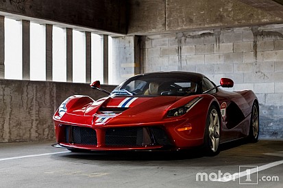 Un parking de rêve 100% Ferrari
