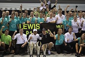 Lewis Hamilton erklärt: So bringen die Debriefings Mercedes voran