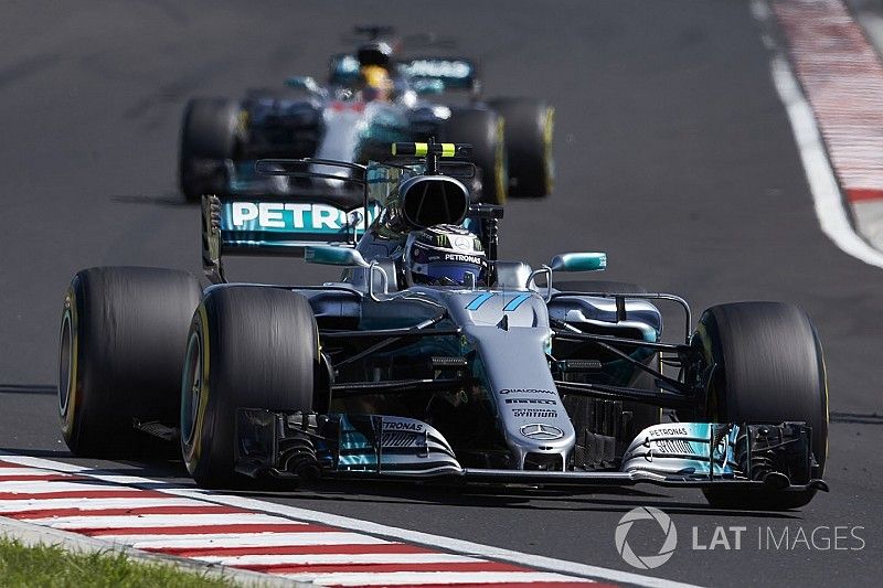 Valtteri Bottas, Mercedes AMG F1 W08, Lewis Hamilton, Mercedes AMG F1 W08