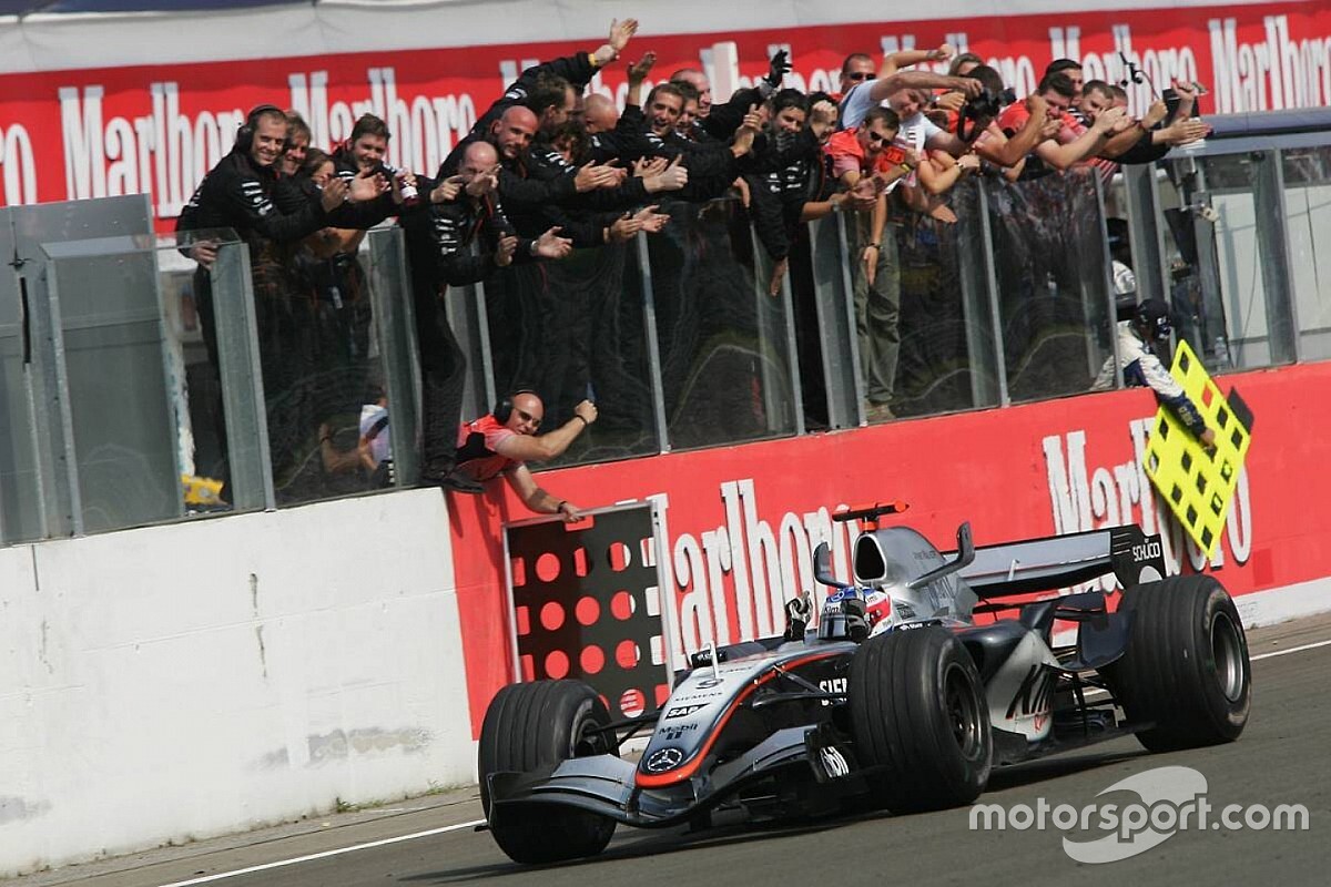 F1 tarihinde bugün: Raikkonen, Macaristan'da kazanıyor