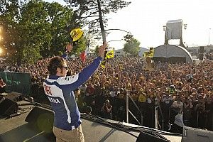Rossi emozionato dall'addio: "Sarà più dura all'ultima gara"