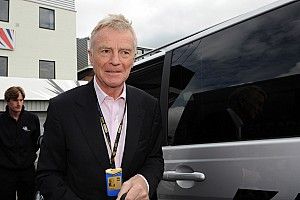 Max Mosley, presidente da FIA em período polêmico da F1, morre aos 81 anos
