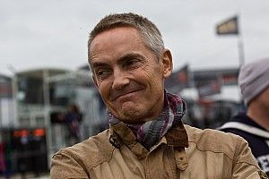 Whitmarsh szerint nem Schumacherrel kell összevetni Hamiltont