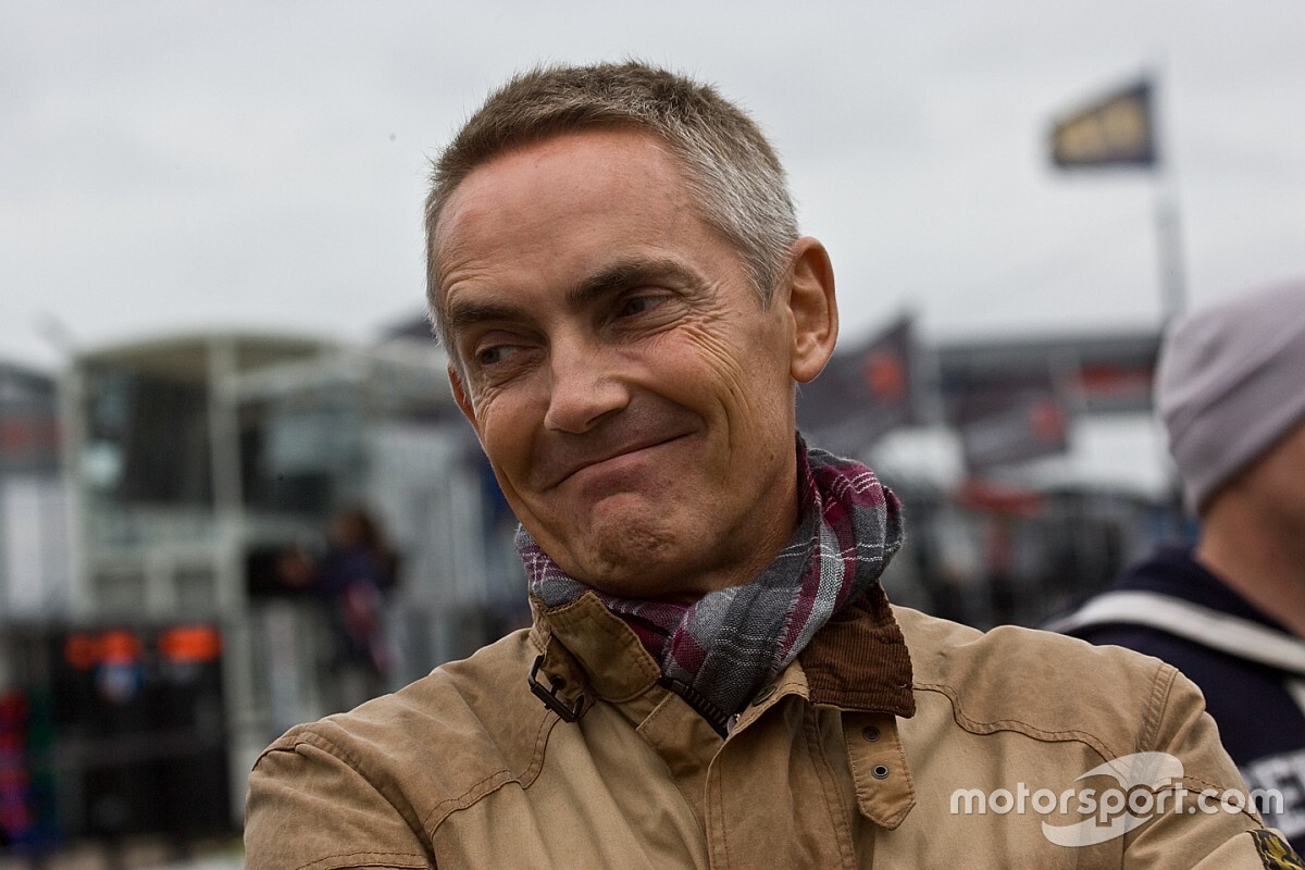 Whitmarsh szerint nem Schumacherrel kell összevetni Hamiltont