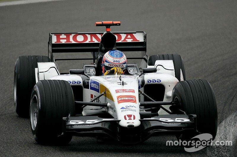 Button ma többek között Barrichello ellen is meg fog küzdeni