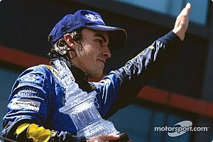 Brundle ve a Alonso en Renault y piloto y equipo vacilan