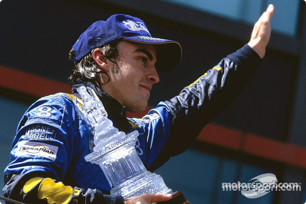 Brundle ve a Alonso en Renault y piloto y equipo vacilan