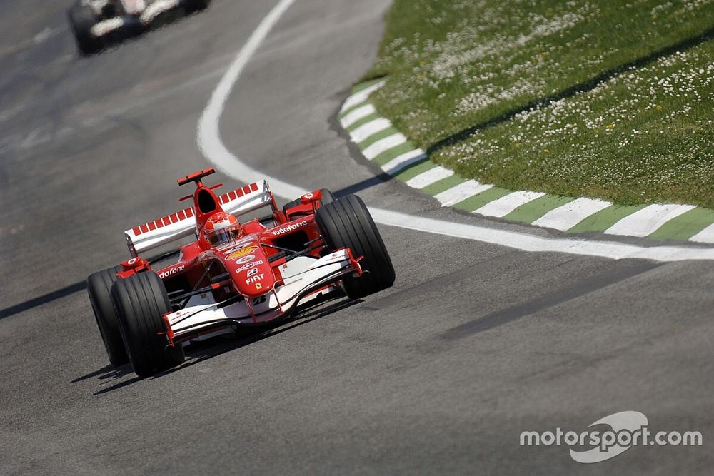 Készítsd be a popcornt, dőlj hátra és tekerd fel a hangerőt: Schumacher köre (videó)