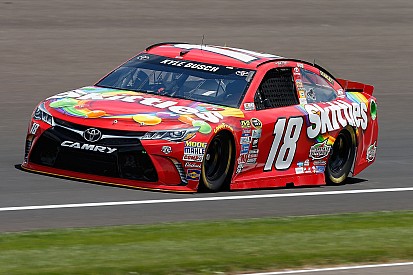 NASCAR Indianapolis: Kyle Busch holt Pole-Position zum Brickyard 400