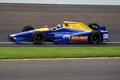 Rossi tops pre-qualifying practice