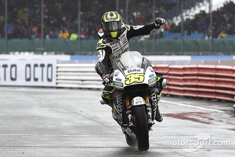 MotoGP Silverstone: Crutchlow rebut pole position