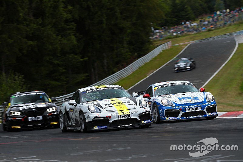 Auftakt zur VLN-Saison 2017 auf der Nordschleife mit 190 Autos