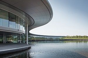 F1: la McLaren ha venduto la sua sede per 170 milioni di sterline