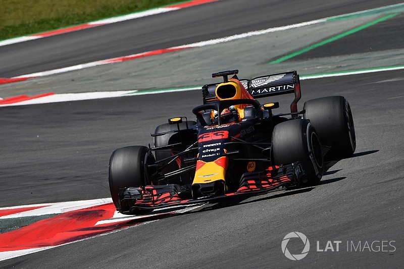 Verstappen devance Sainz d'un souffle à Barcelone