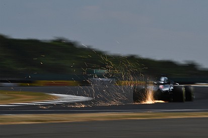 Whiting: FIA está de olho nas ondulações de Silverstone