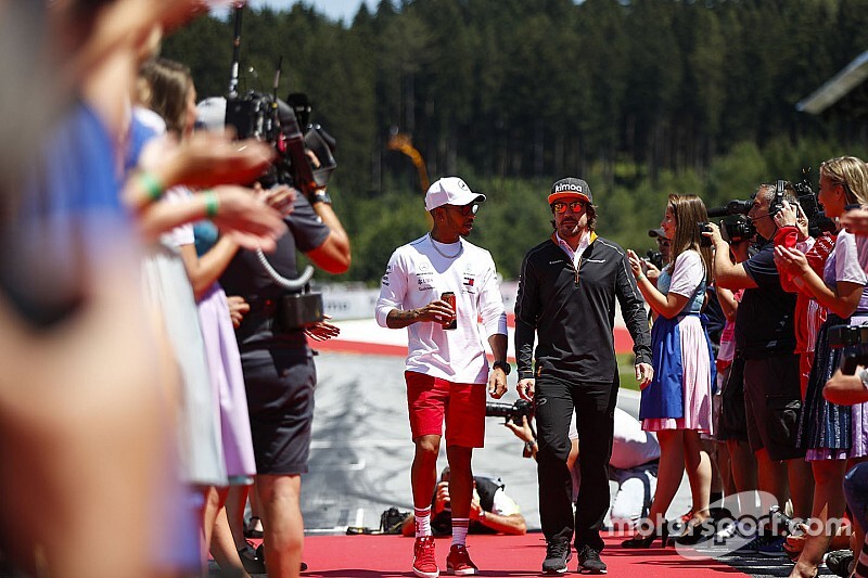 Barrichello: "Hamilton è migliore di Alonso"