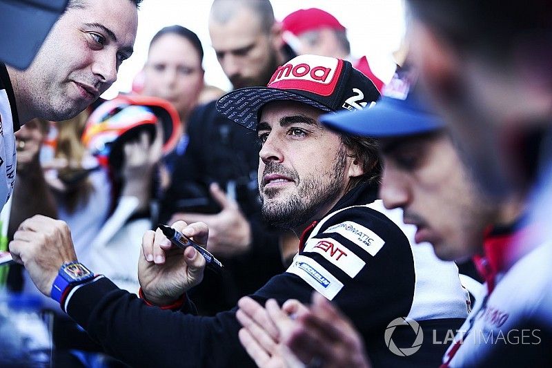 Alonso préfère le paddock F1 fermé aux fans