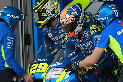 Rins: “Iannone y yo nos ayudamos a encontrar cosas diferentes”