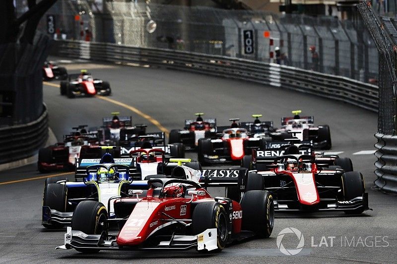 F2 car issues "unacceptable", "unbelievable" - Aitken