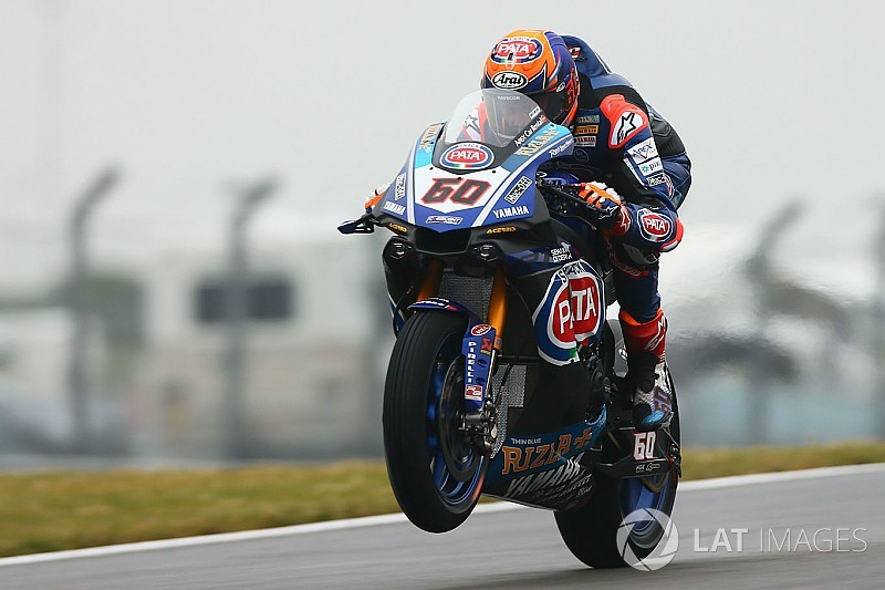 Donington, Gara 1: van der Mark regala la vittoria a Yamaha. 2° Rea