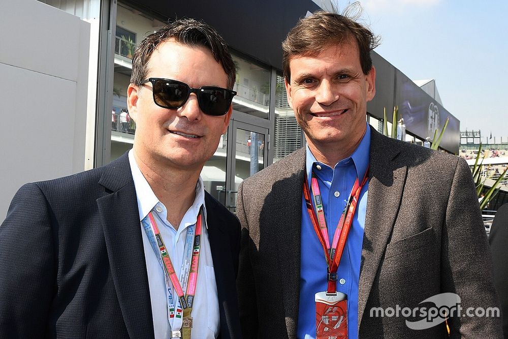 Jeff Gordon, Tavo Hellmund