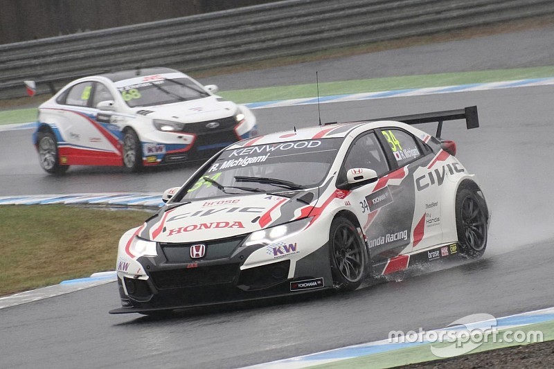 WTCCもてぎ:フルウエットのFP2はホンダ1-3独占。道上2番手!