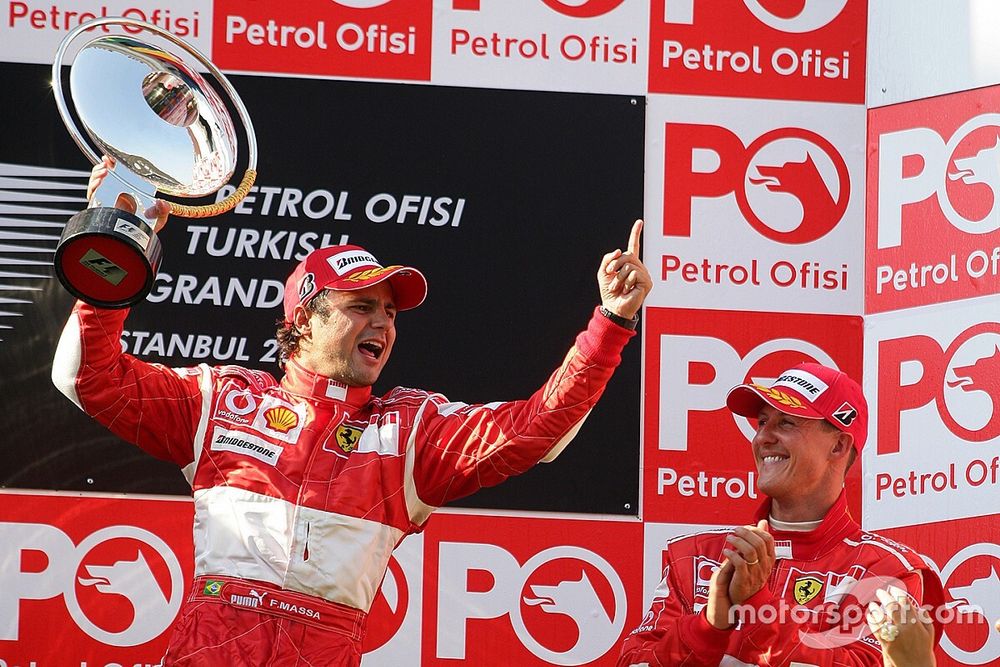 Podium: winnaar Felipe Massa, Ferrari, derde Michael Schumacher