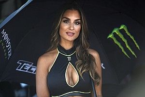 A MotoGP rajtrácslányai a Katalán Nagydíjról