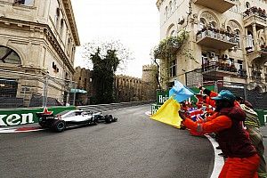 Menang di Baku, Hamilton: Balapan yang "aneh dan emosional"