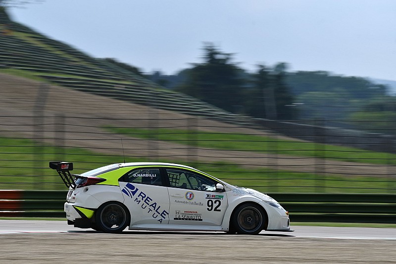 BoP: Honda Civic FK2 e LADA aumentano peso, potenza e altezza da terra