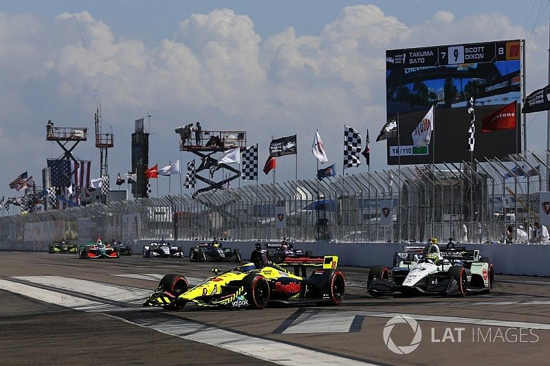 Casi más adelantamientos en una carrera de IndyCar que en toda la F1 2017