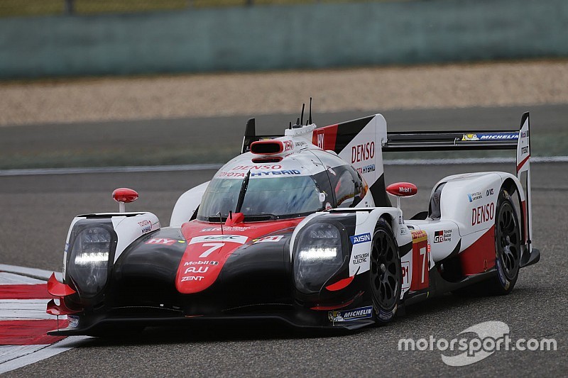 WEC Bahrein: Toyota opent slotweekend met snelste tijd